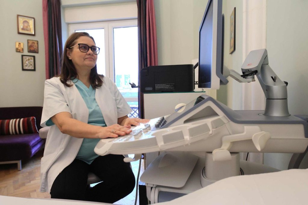Screening gratuit pentru cancerul de col uterin: Cum și unde te poți testa? Dr. Lorena Turculeț îți explică