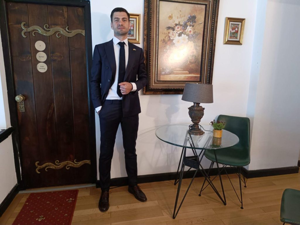 Cum încheie Mihai Popa contracte lunare la EkoGroup